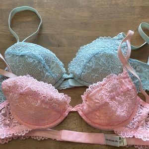 2 bras from Victoria Secret’s size 32A